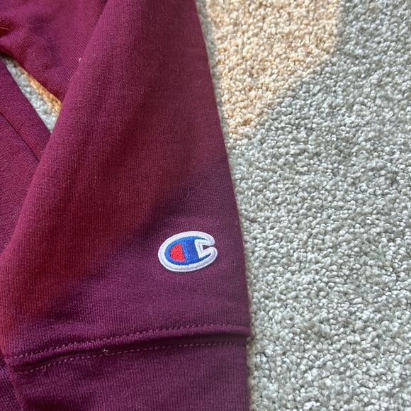 Champion crewneck! - Picture 3 of 3